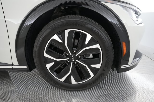 2022 Kia EV6 — photo 7 of 23