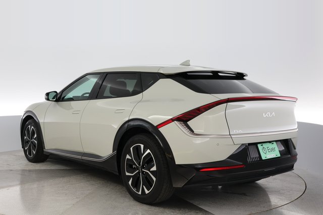 2022 Kia EV6 — photo 13 of 23