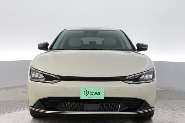 2022 Kia EV6 — photo 9 of 23