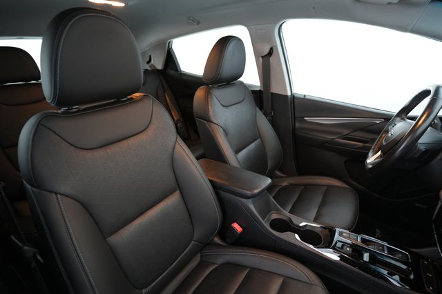 2022 Chevrolet Bolt EV — photo 18 of 23