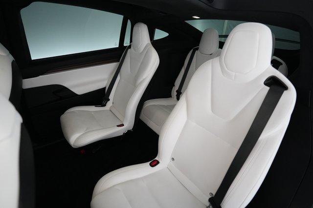2023 Tesla Model X — photo 19 of 26