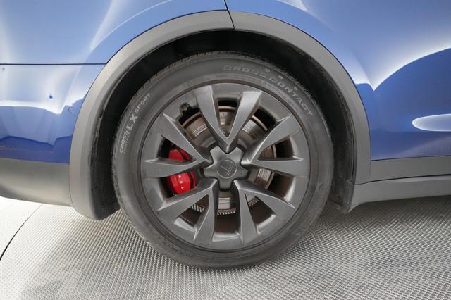 2023 Tesla Model X — photo 7 of 26