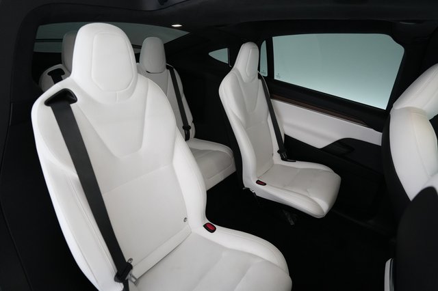 2023 Tesla Model X — photo 4 of 26