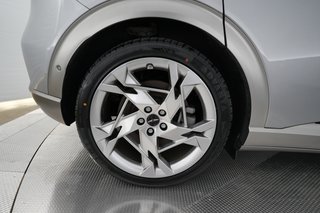2023 Genesis GV60 — photo 7 of 22