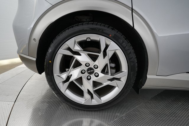 2023 Genesis GV60 — photo 7 of 22