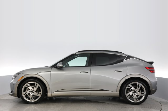 2023 Genesis GV60 — photo 12 of 22