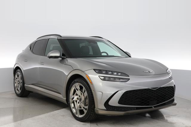 2023 Genesis GV60 — photo 9 of 22