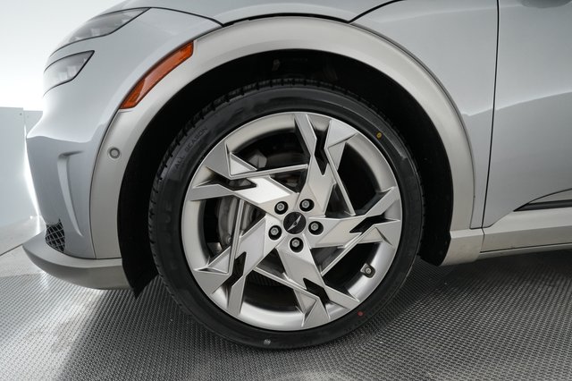 2023 Genesis GV60 — photo 14 of 22