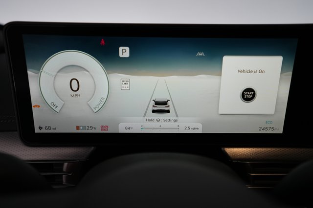 2023 Genesis GV60 — photo 5 of 22