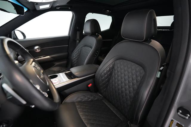 2023 Genesis GV60 — photo 3 of 22