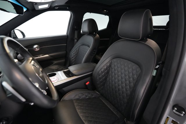 2023 Genesis GV60 — photo 3 of 22