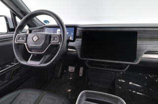 2022 Rivian R1T — photo 3 of 31