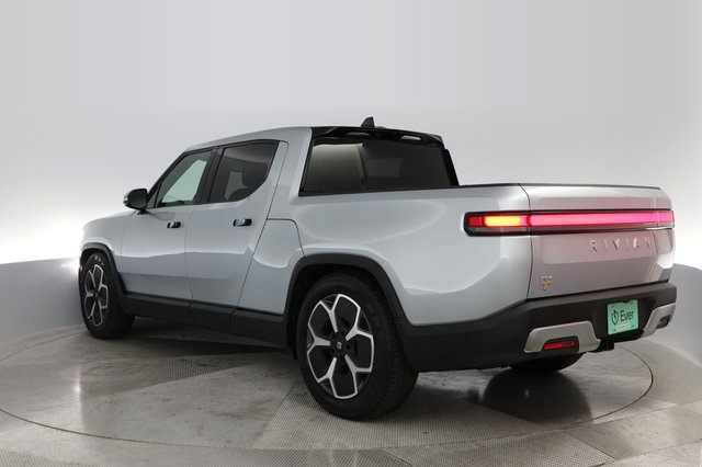2022 Rivian R1T — photo 12 of 31
