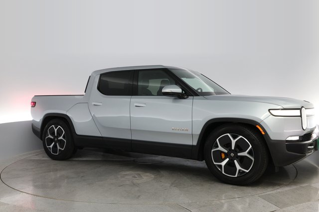 2022 Rivian R1T — photo 9 of 31