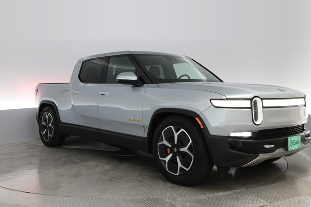2022 Rivian R1T — photo 8 of 31