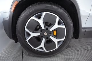 2022 Rivian R1T — photo 14 of 31