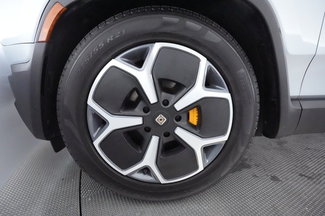 2022 Rivian R1T — photo 14 of 31