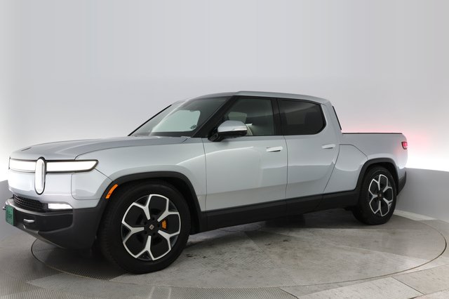 2022 Rivian R1T — photo 13 of 31