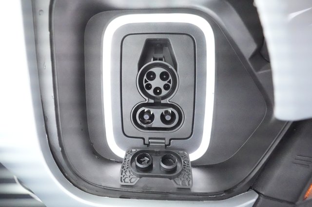 2022 Rivian R1T — photo 26 of 31