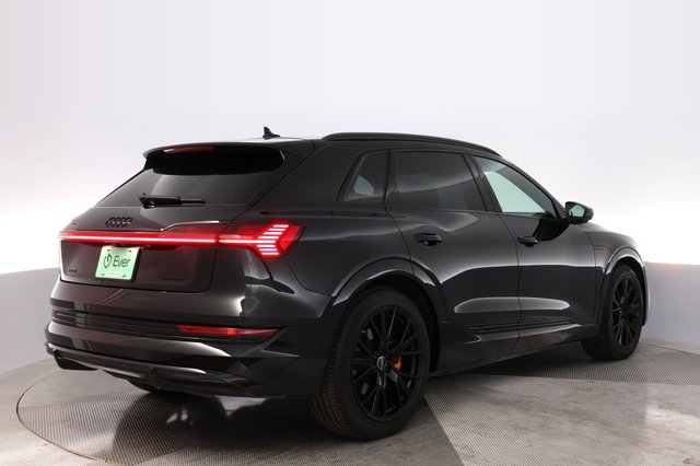 2023 Audi e-tron — photo 2 of 29