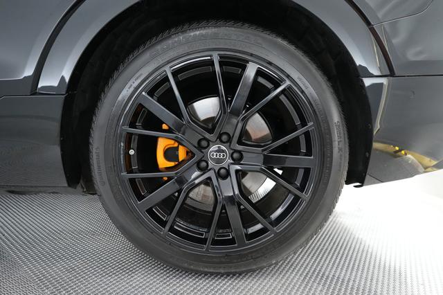 2023 Audi e-tron — photo 7 of 21