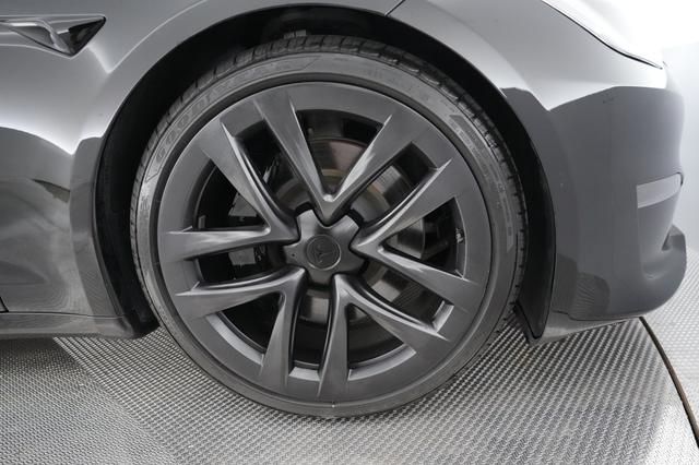 2023 Tesla Model S — photo 7 of 24
