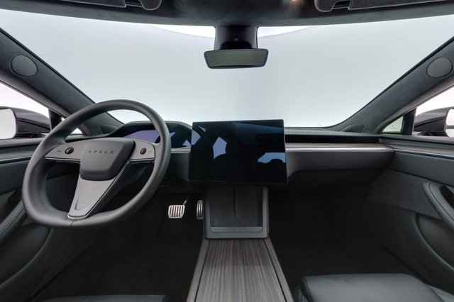 2023 Tesla Model S — photo 21 of 24