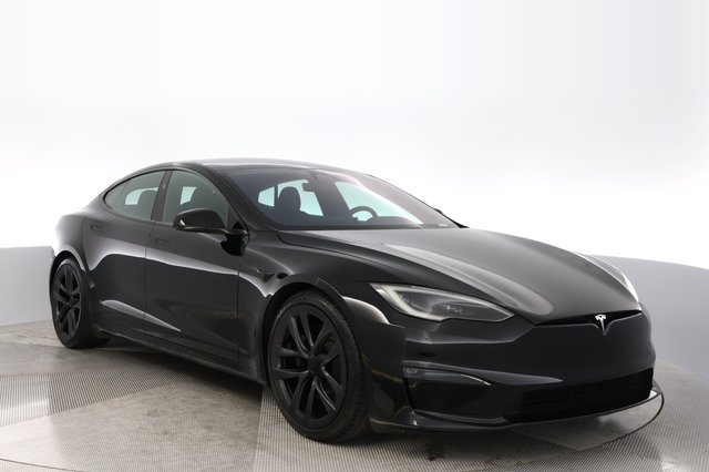 2023 Tesla Model S — photo 10 of 24