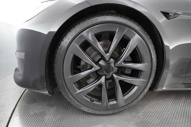 2023 Tesla Model S — photo 16 of 24