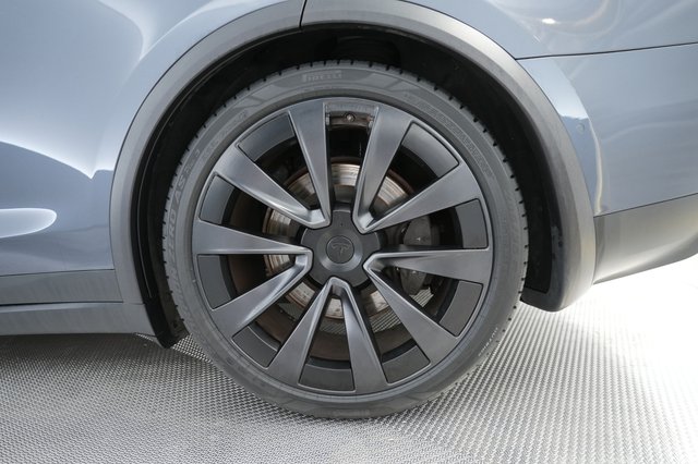 2023 Tesla Model X — photo 17 of 26