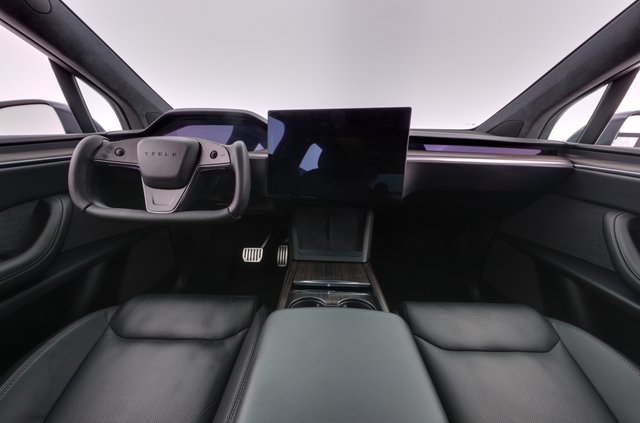 2023 Tesla Model X — photo 23 of 26