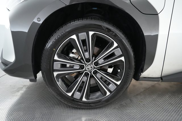 2024 Toyota bZ4X — photo 16 of 23