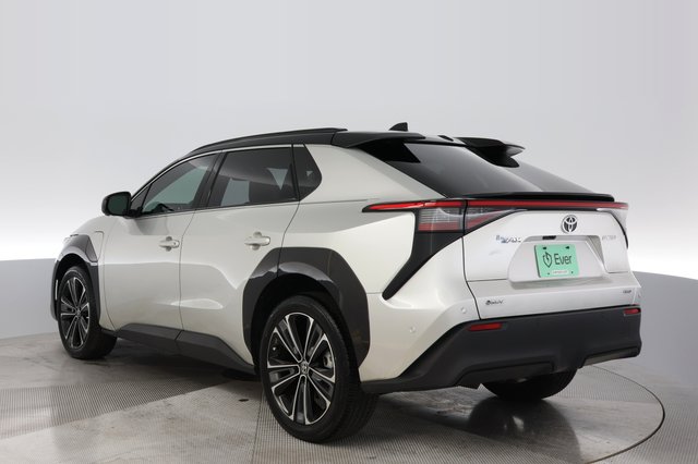 2024 Toyota bZ4X — photo 13 of 23