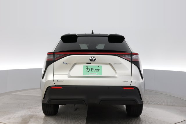 2024 Toyota bZ4X — photo 12 of 23