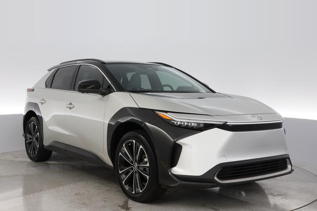 2024 Toyota bZ4X — photo 10 of 23