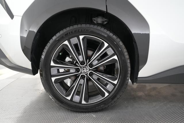 2024 Toyota bZ4X — photo 7 of 23