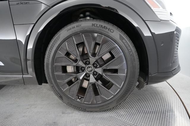 2024 Audi Q8 e-tron — photo 7 of 21