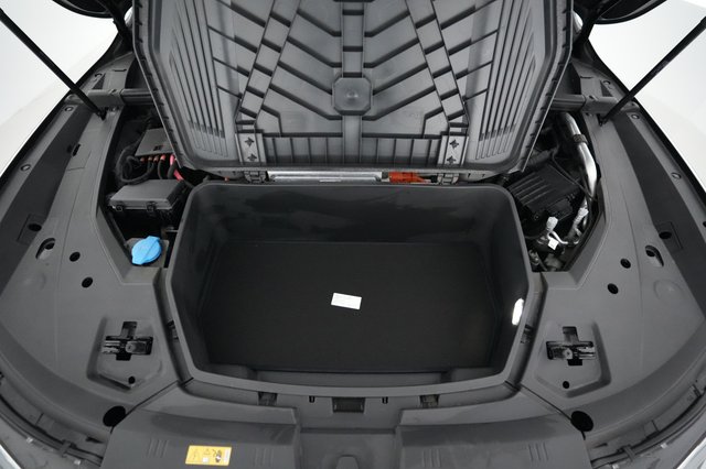 2024 Audi Q8 e-tron — photo 20 of 21