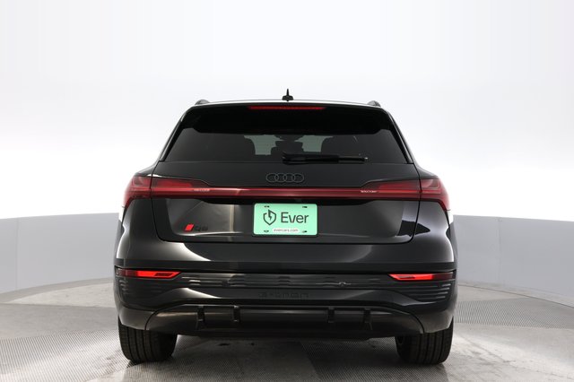 2024 Audi Q8 e-tron — photo 12 of 21