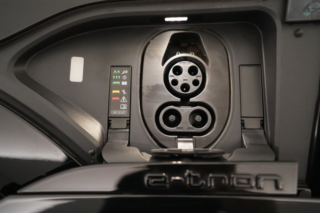 2024 Audi Q8 e-tron — photo 8 of 21