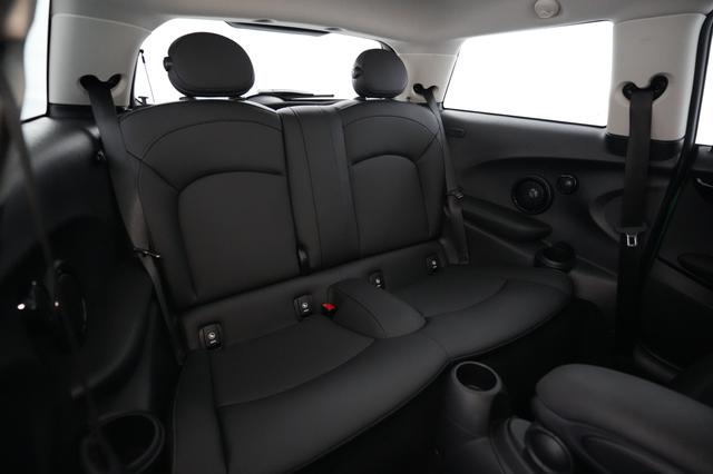 2024 MINI Cooper SE — photo 4 of 20