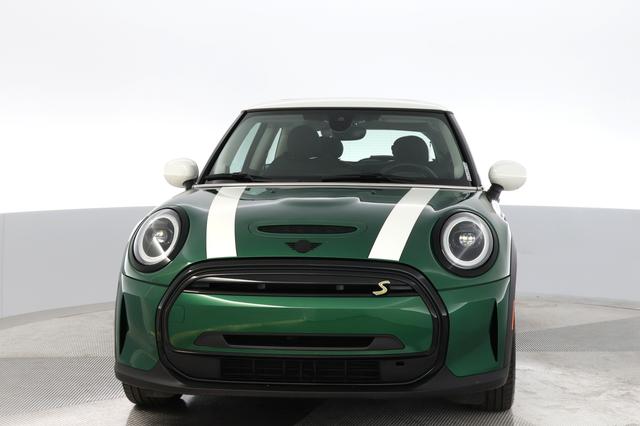 2024 MINI Cooper SE — photo 9 of 20