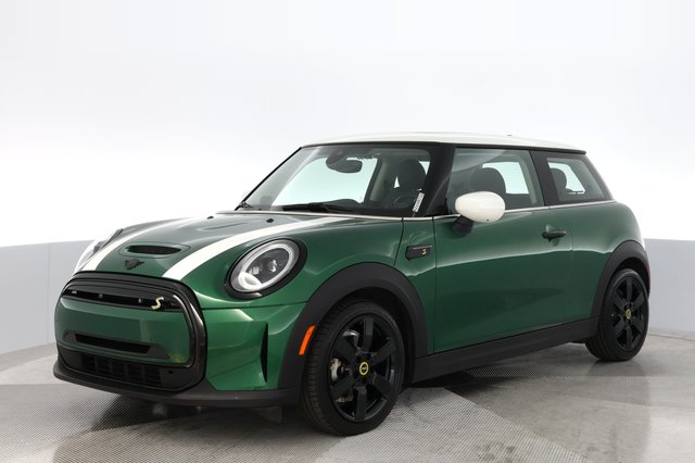 2024 MINI Cooper SE — VIN WMW13DJ06R2V29971