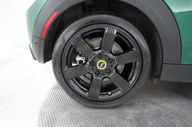 2024 MINI Cooper SE — photo 7 of 20