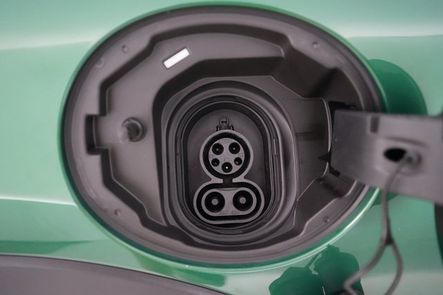2024 MINI Cooper SE — photo 8 of 20