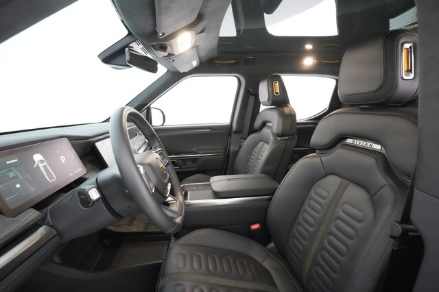 2022 Rivian R1T — photo 19 of 28