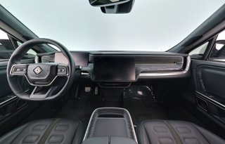 2022 Rivian R1T — photo 18 of 28