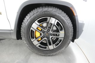 2022 Rivian R1T — photo 16 of 28