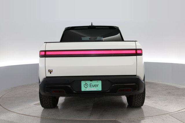 2022 Rivian R1T — photo 11 of 28