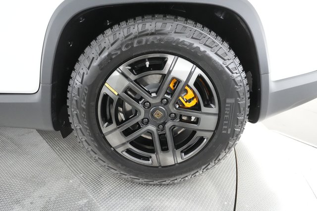 2022 Rivian R1T — photo 15 of 28